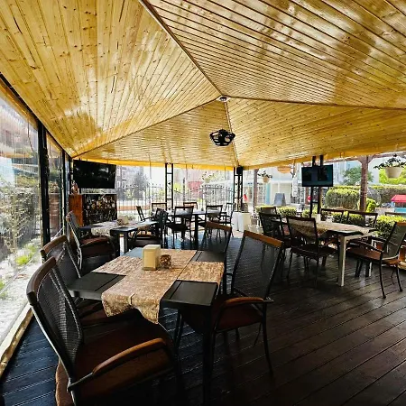 Ivian Family Hotel